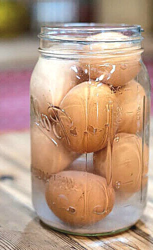 photo cred- https://homesteadingfamily.com/preserved-eggs-water-glassing-eggs-for-long-term-storage/